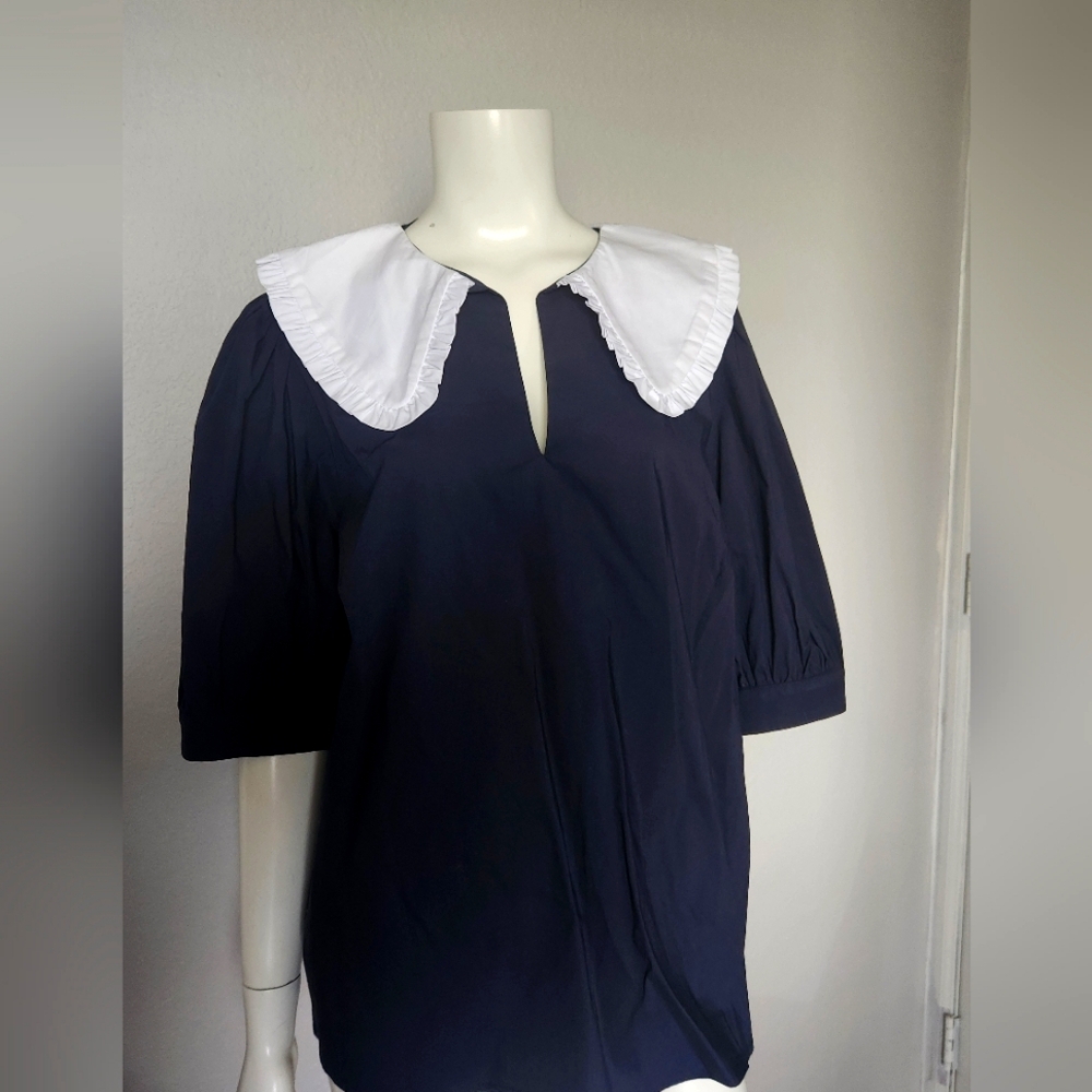 Navy blouse with white collar